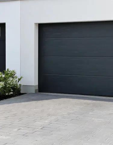 porte de garage reflet noir